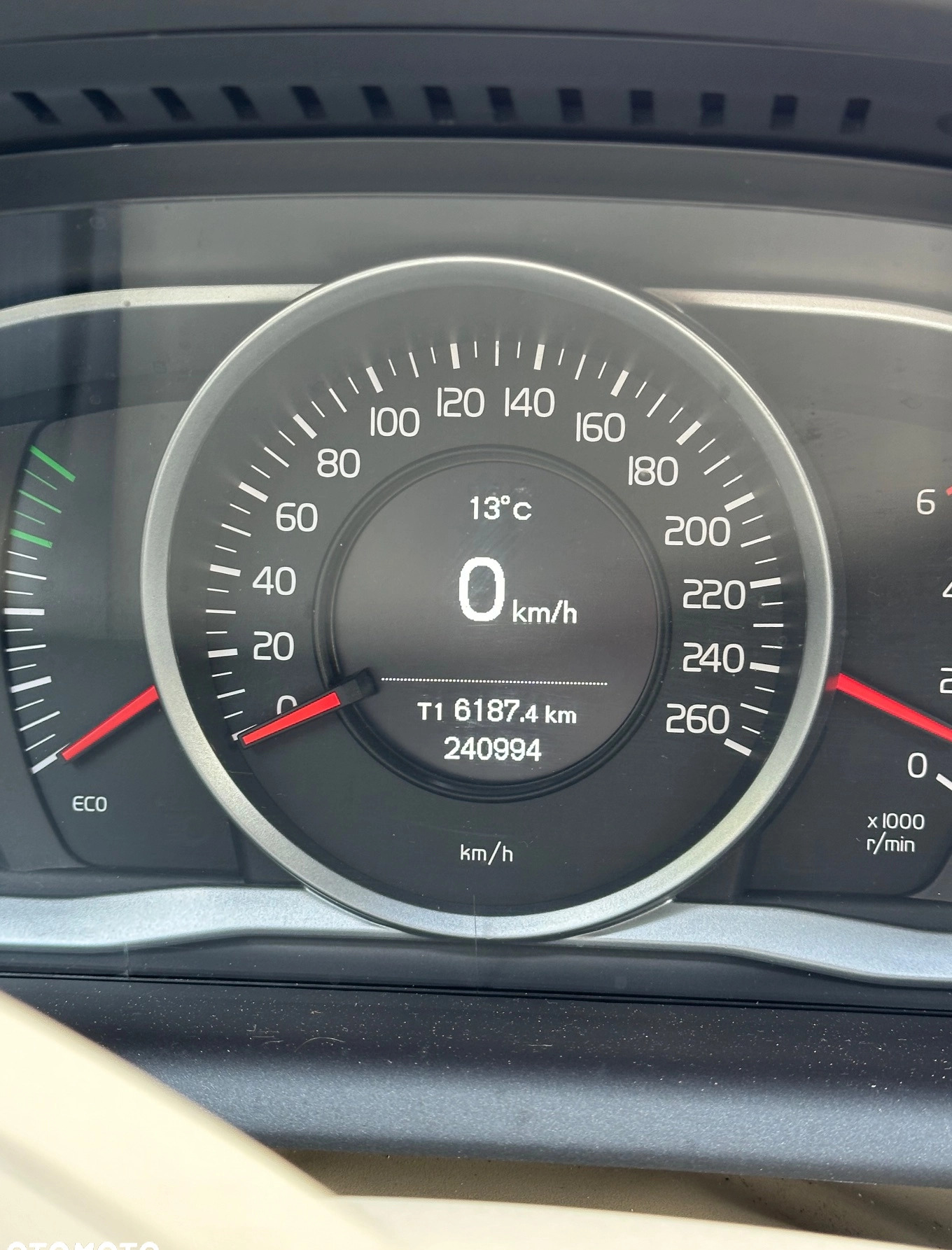 Volvo XC 60 cena 64990 przebieg: 240994, rok produkcji 2015 z Skalbmierz małe 352